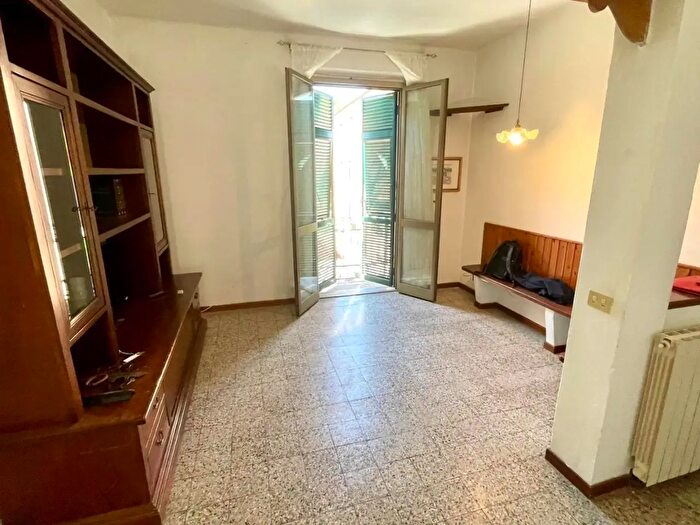 Appartamento con 5 locali in vendita in Viareggio