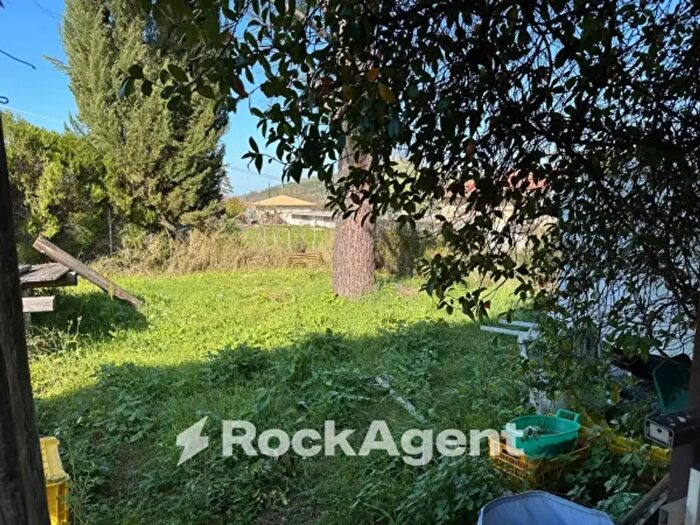 Casa con 6 locali in vendita in Via Val di Foro, Villamagna