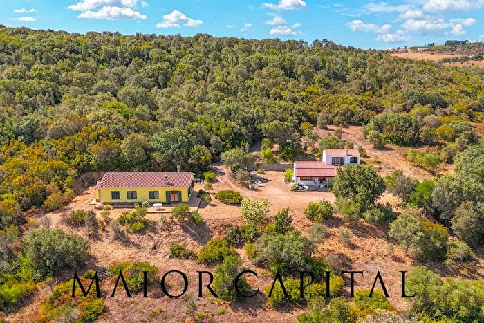 Casa con 8 locali in vendita in Sp, Aglientu