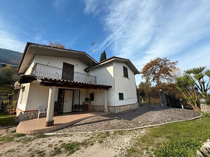Casa con 7 locali in vendita in Morolo