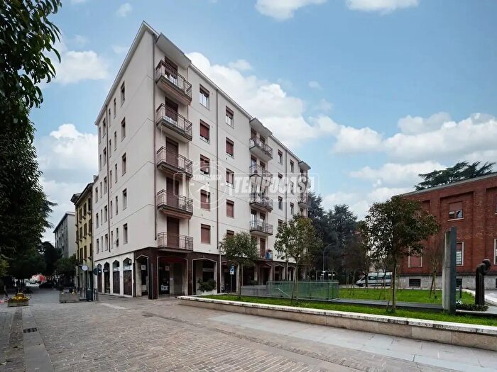 Appartamento bilocale in vendita in Piazza Martiri della Libertà, Villasanta