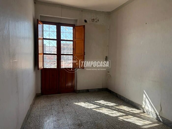 Appartamento con 6 locali in vendita in Via Macaluso, Catania