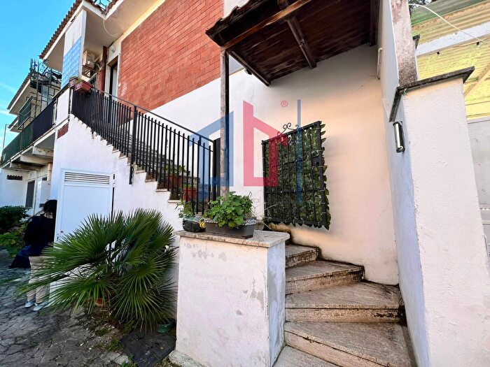 Appartamento trilocale in vendita in Via delle Dalie, Anzio