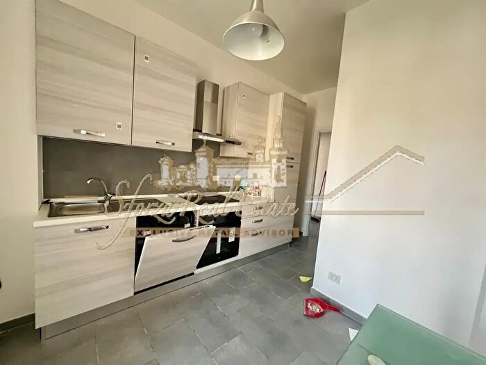 Appartamento trilocale in affitto in Via Fogazzaro, Milano