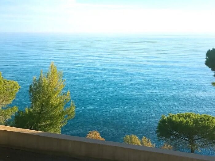 Appartamento trilocale in vendita in Collarina, Imperia