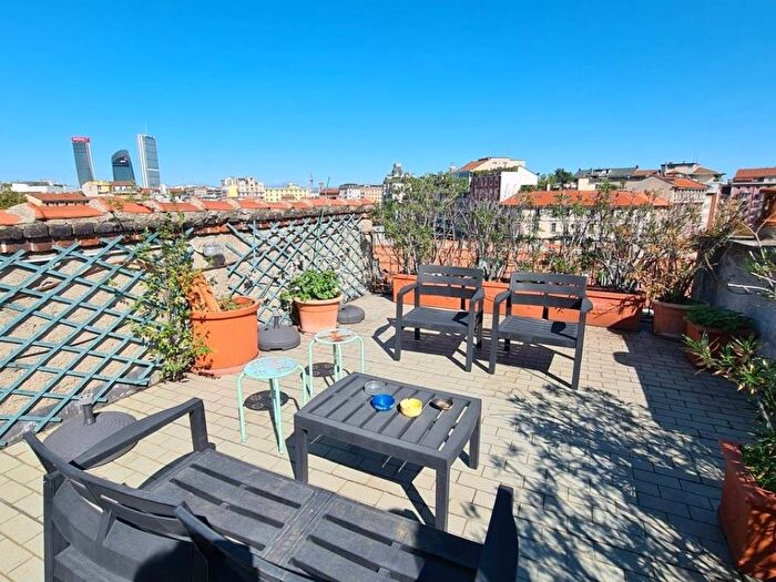 Appartamento trilocale in affitto in Piazza Sicilia, Frua, Milano