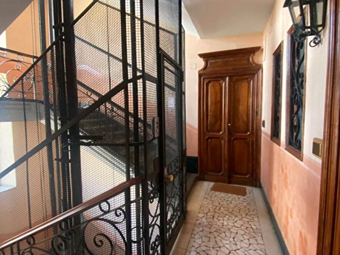 Appartamento quadrilocale in affitto in Via Alfonso La Marmora, Crocetta, Torino