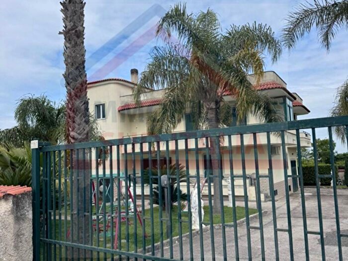 Appartamento trilocale in affitto in Via San Nullo, Licola Paese, Giugliano in Campania