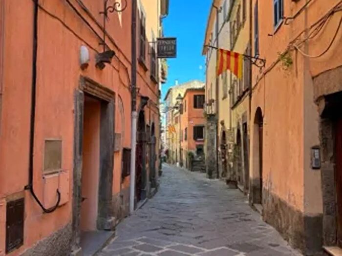 Appartamento quadrilocale in vendita in Corso Camillo Benso di Cavour, Bolsena