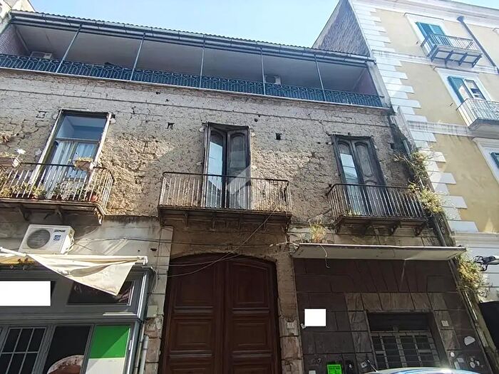 Casa bilocale in vendita in Via San Carlo, Caserta