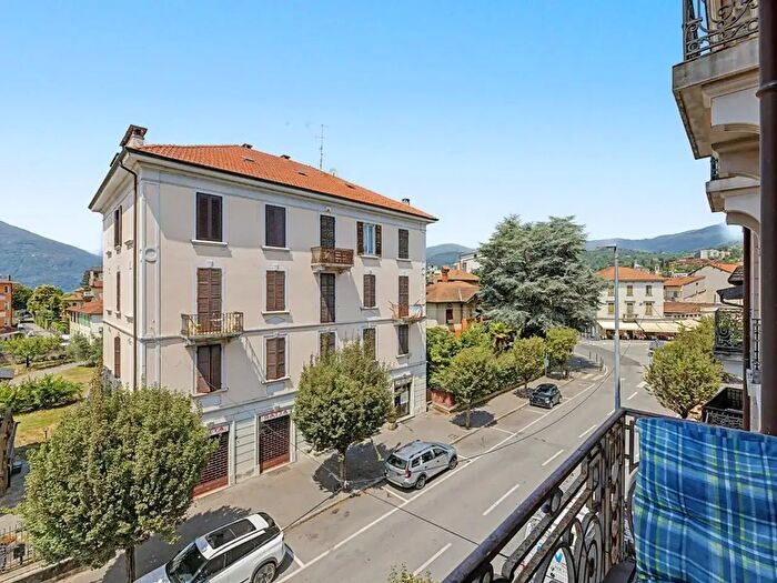 Appartamento quadrilocale in vendita in Via XXV Aprile, Luino