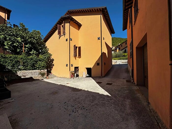 Casa quadrilocale in vendita in Vocabolo Bagnara, Nocera Umbra