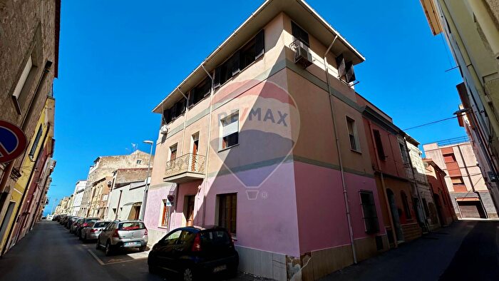 Casa con 9 locali in vendita in Sorso