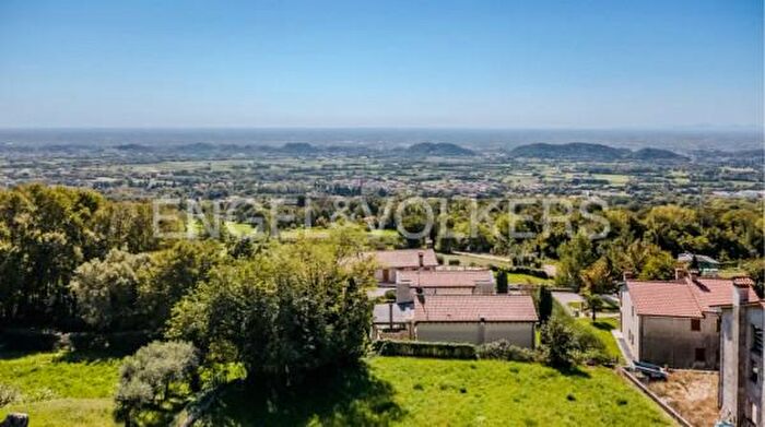 Casa con 6 locali in vendita in Via Piave, Borso Del Grappa