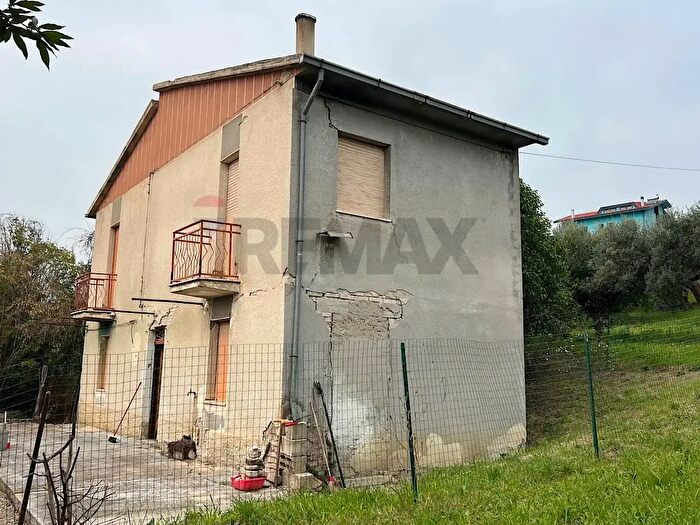 Casa quadrilocale in vendita in Via Cotti, SantEusanio Del Sangro