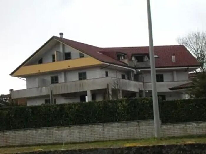 Appartamento con 6 locali in vendita in Lagoscillo, Patrica