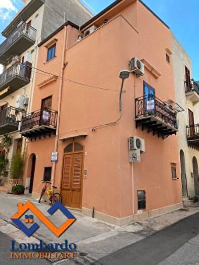 Casa con 6 locali in vendita in Via Guzzari, Castellammare Del Golfo