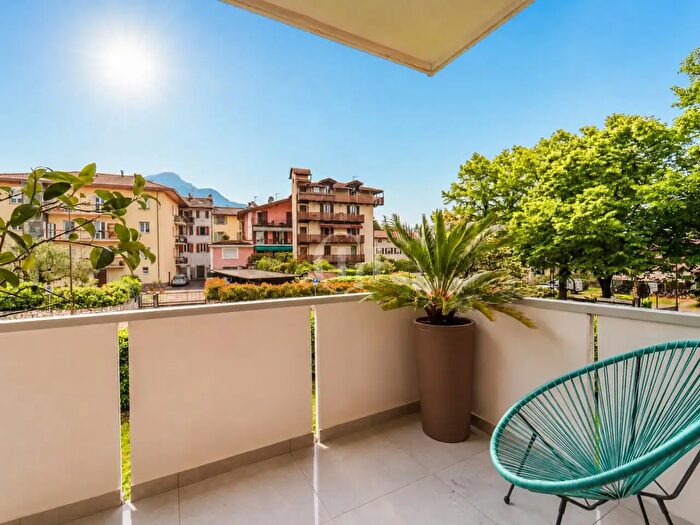 Appartamento trilocale in vendita in Viale dei Tigli, Riva Del Garda