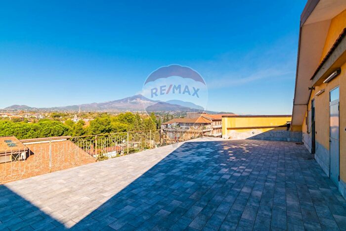 Appartamento con 5 locali in vendita in Via della Regione, San Giovanni La Punta