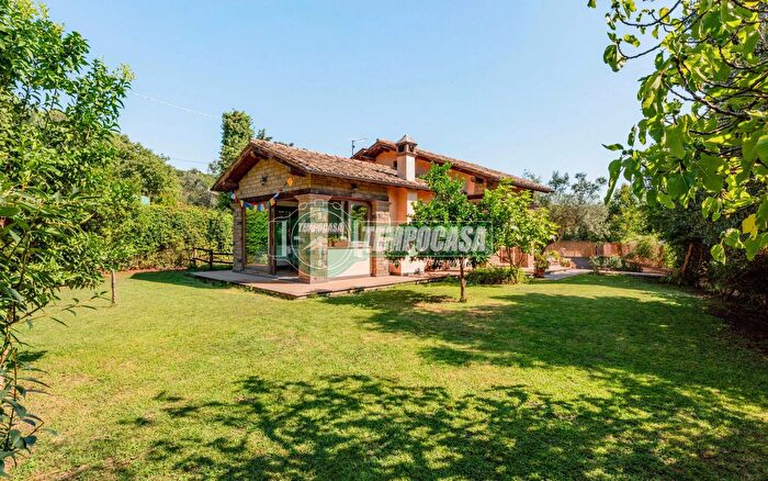 Casa quadrilocale in vendita in Via delle Fossette, Trevignano Romano