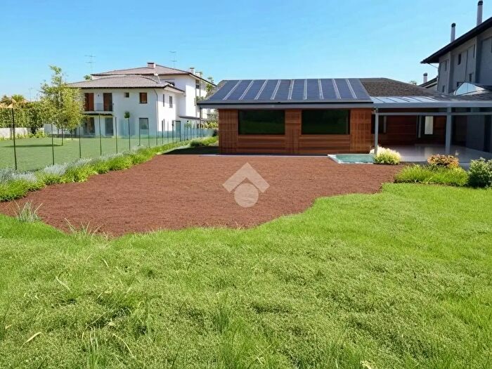 Casa con 8 locali in vendita in Via Fede, San Vito Di Fagagna