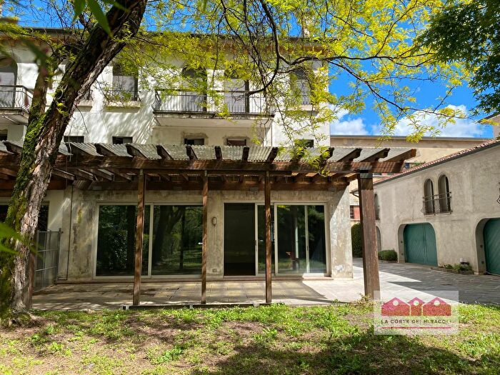 Casa con 5 locali in vendita in Via Legione Antonini, Vicenza