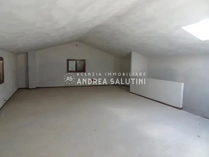 Casa con 6 locali in vendita in Bientina