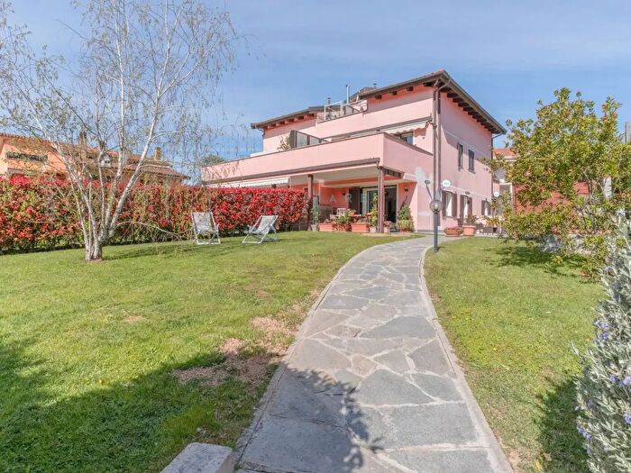 Appartamento trilocale in vendita in Via Roma, Villanova DAlbenga