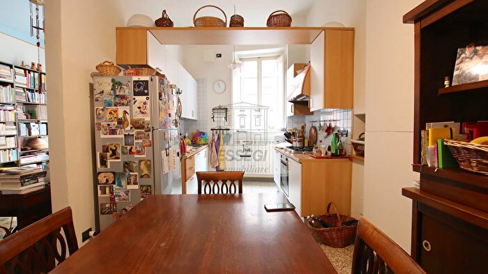 Appartamento con 5 locali in vendita in Via Fillungo, Lucca