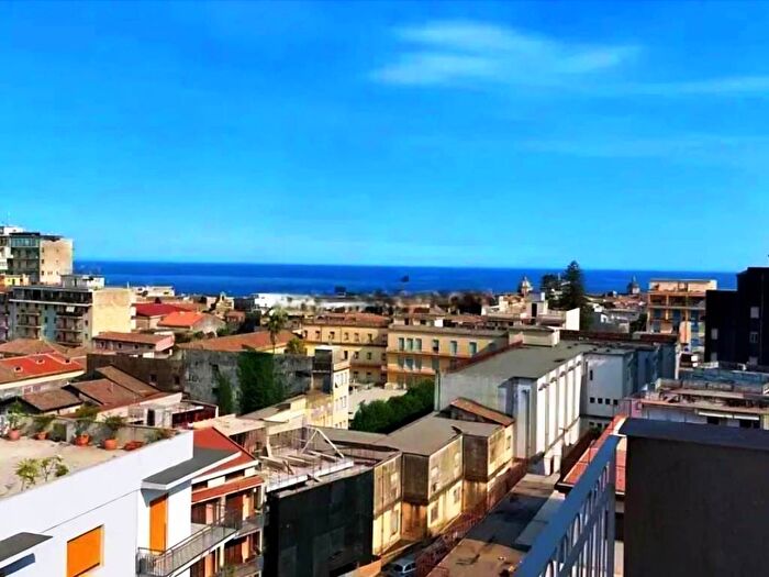 Appartamento trilocale in affitto in Via Michele la Spina, San Cosmo Corso Italia Piazza Dante, Acireale