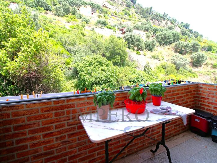 Appartamento trilocale in vendita in Via Tenda, Ventimiglia