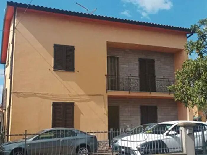 Casa con 6 locali in vendita in Via Parigi, Bastia Umbra