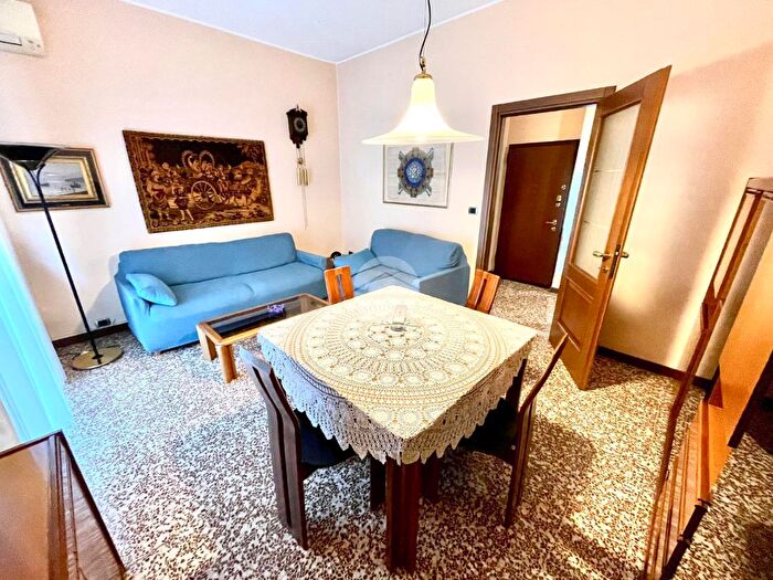 Appartamento trilocale in vendita in Via Pellegrino Pellegrini, Monza