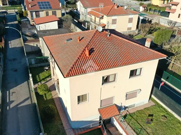 Casa con 5 locali in vendita in Vicolo Francesco Pietra, Besate