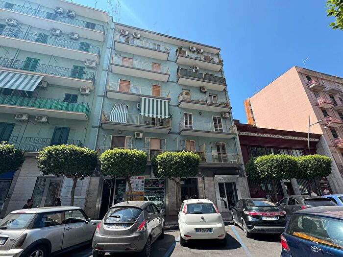 Appartamento quadrilocale in vendita in Via Liguria, Taranto