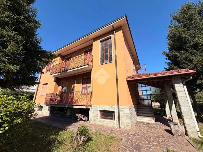 Appartamento trilocale in vendita in Via Antonio Gramsci, Pozzo D'Adda