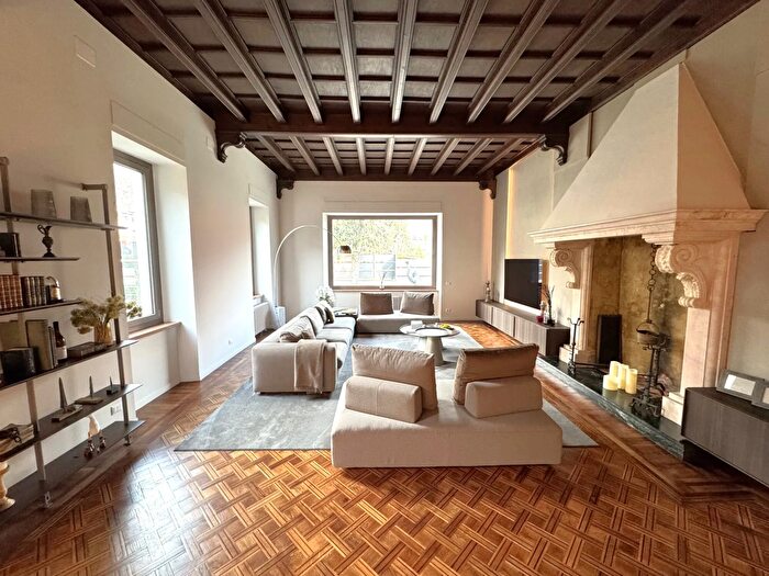 Casa con 9 locali in vendita in Via Roma Trana Torino Piemonte Italia, Trana