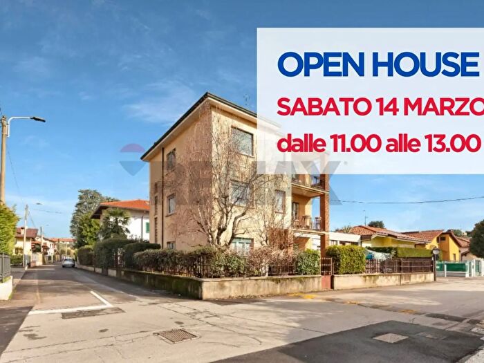 Casa con 10 locali in vendita in Via Custoza, Carate Brianza