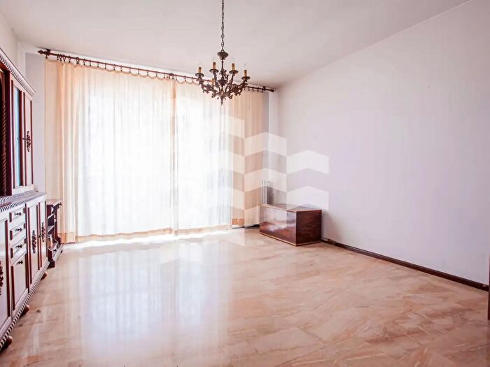 Appartamento trilocale in vendita in Via Sporting Mirasole, Opera