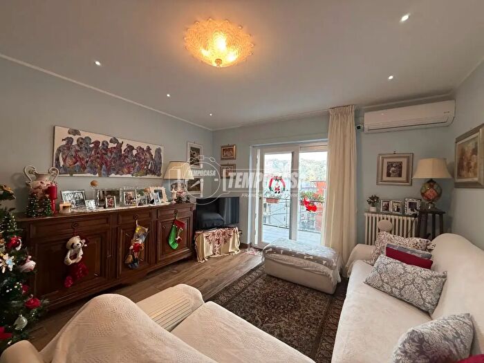 Appartamento quadrilocale in vendita in Napoli