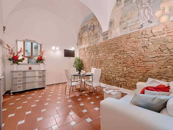Appartamento quadrilocale in affitto in Borgo Tegolaio, Santo Spirito, Firenze