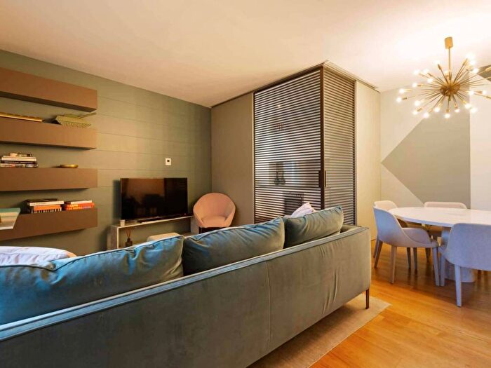 Appartamento trilocale in affitto in Viale Monte Grappa, Garibaldi Corso Como, Milano