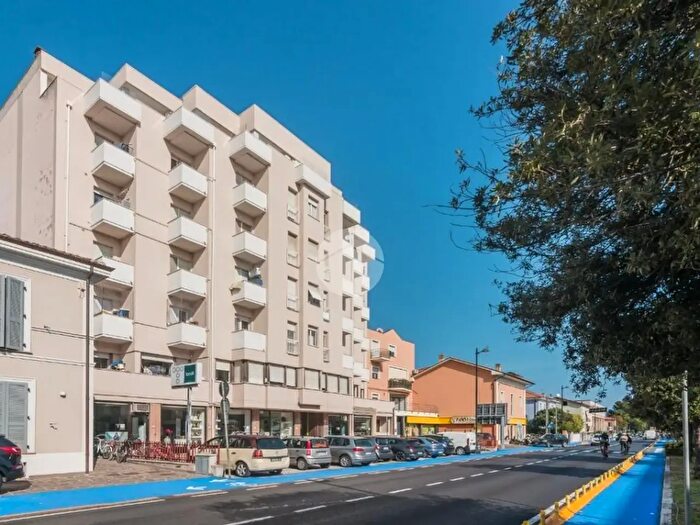 Appartamento quadrilocale in vendita in Via Roma, Fano