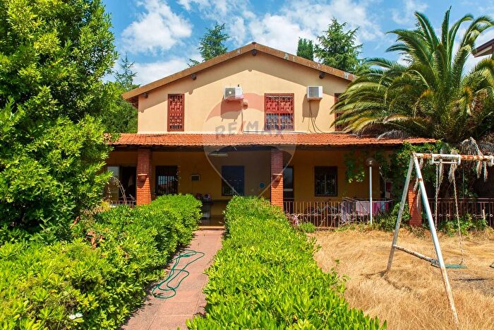 Casa con 6 locali in vendita in Trecastagni