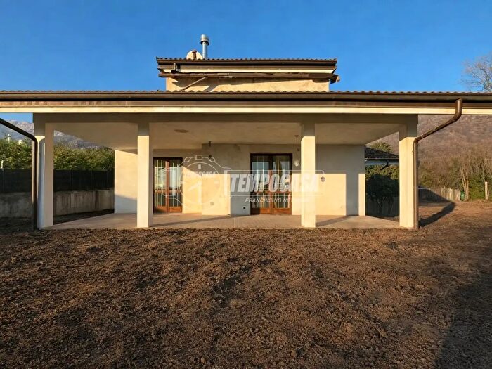 Casa con 6 locali in vendita in Strada Dovio Via RossiVia S Giusto, Cantalupa