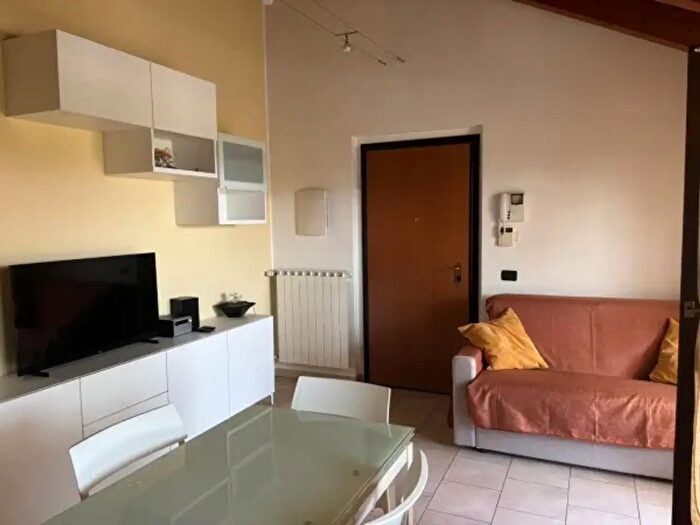 Appartamento trilocale in affitto in Via Sanatorio, Ornago