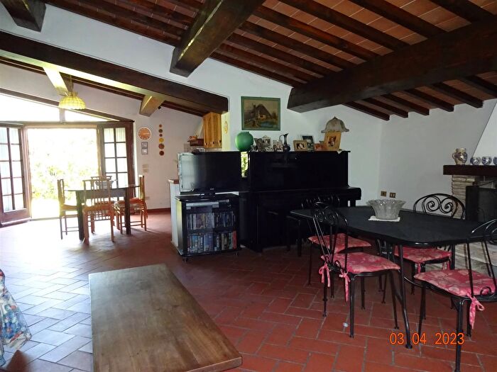 Casa con 6 locali in vendita in Via di Montemaggiore Calenzano, Calenzano