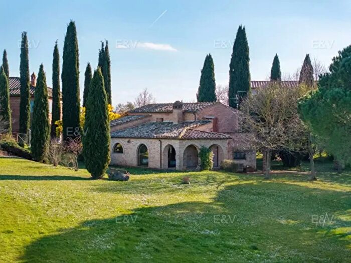 Casa con 6 locali in vendita in Località Poggio Vaccaio, Castiglione Del Lago