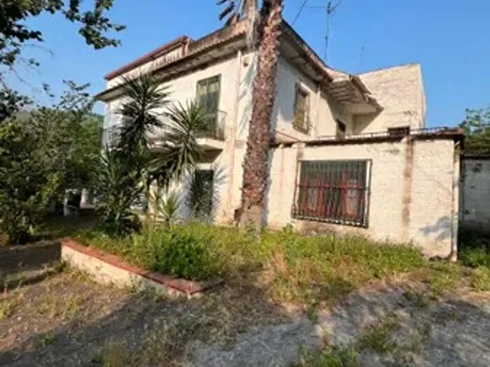 Casa con 6 locali in vendita in Via Santa Lucia Snc, Nola