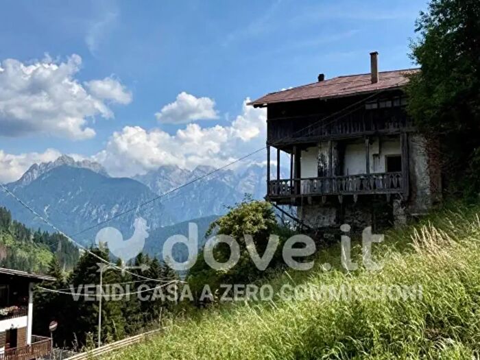 Casa con 6 locali in vendita in Via IV Novembre SN, Comelico Superiore